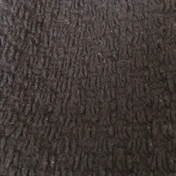 A crop top that is black - Picture 2 of 3